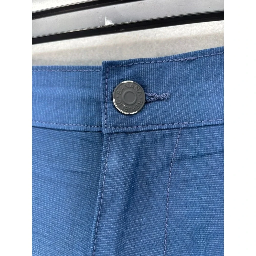 Banana‎ Republic Performance Shorts Mens 34 Blue Textured Golf Casual